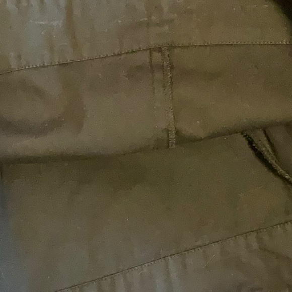 Black mid-season skirt, with white edging - Picture 5 of 6